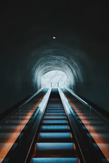 手扶梯广告图片