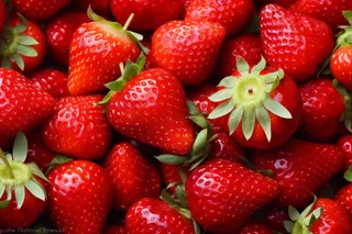 草莓水果摄影图