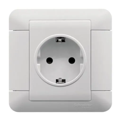 电源插座 PNG免抠(640x640)