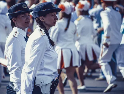 国外女保安员图片 国外女保安员图片