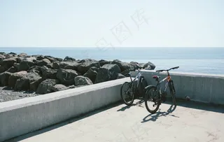 海边自行车图片