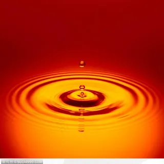 泛起涟漪的水面