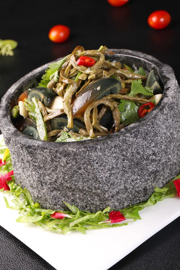 石锅皮蛋捣豆角
