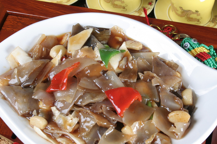 大蒜烧鲨鱼皮 (1)