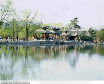 承德避暑山庄-湖旁古老的庭院