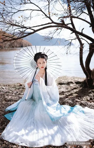 高清河边摄影写真古装清纯美女图片素材