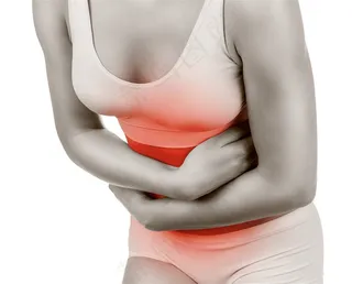 腹部疼痛的女性