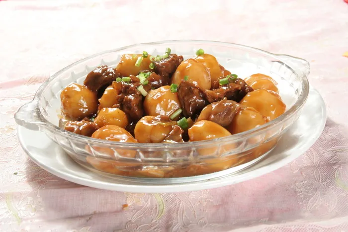  小土豆炖牛肉 