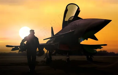 落日下的战机军事武器图片