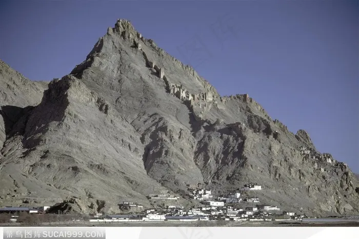 雄伟的山峰