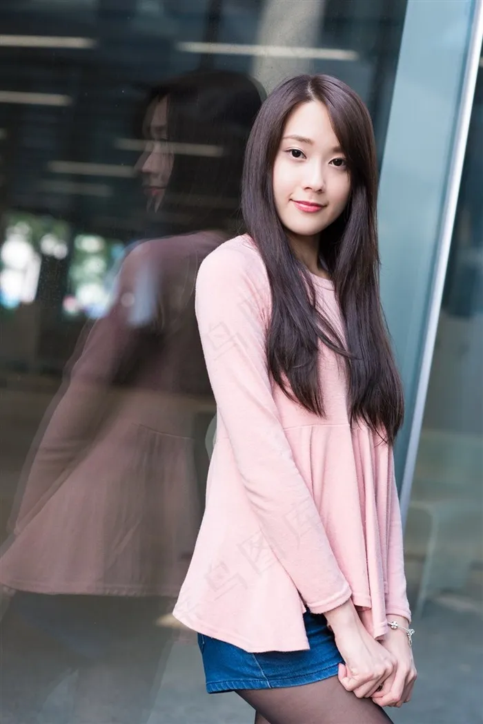 邻家女孩甜美可人李妞妞摄影大图