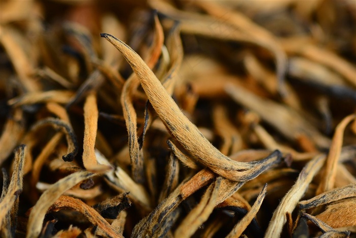 浓厚金丝红茶图