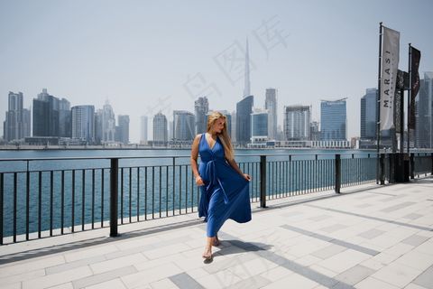 蓝色连衣裙写真