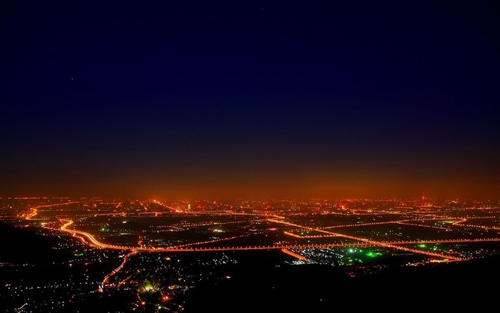 灯火辉煌的不夜城