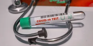 听诊器和采血管图片