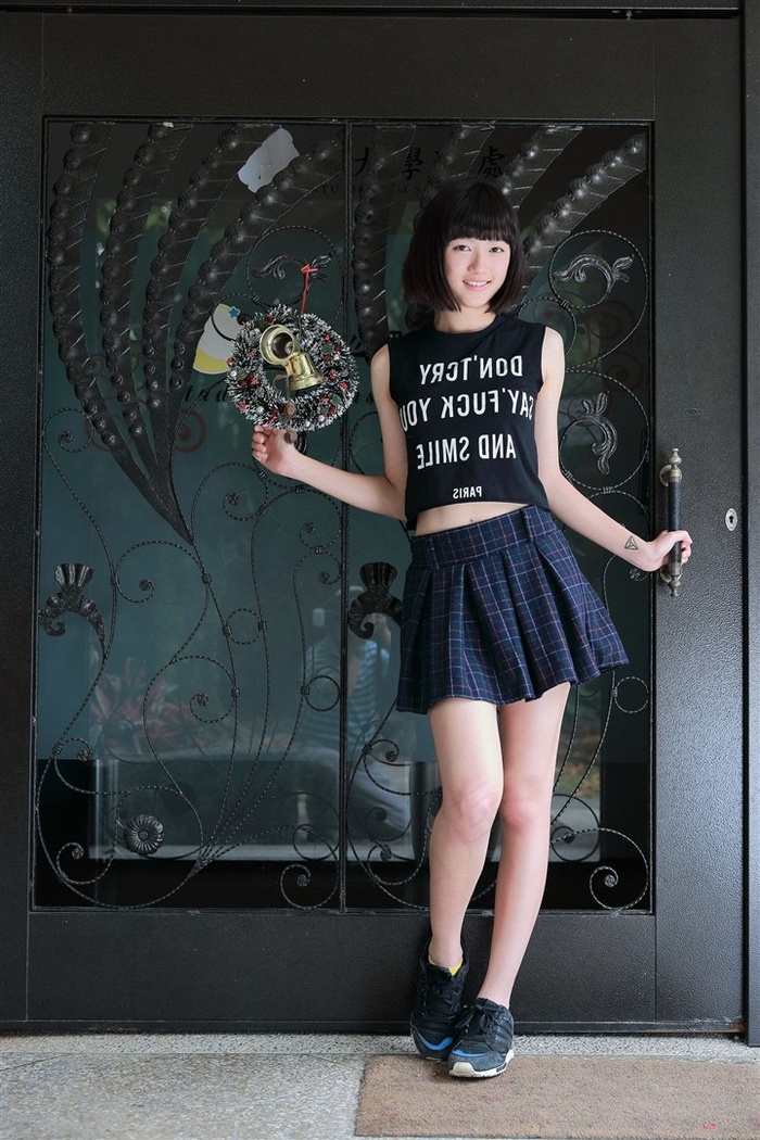 短发美女蔡谨卉高清美图