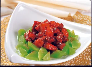 95X-102家乡肉烧青笋