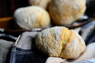 烘焙新鲜面包图片