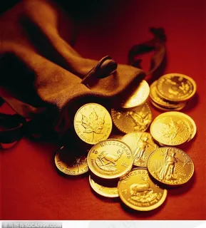 牛皮袋里的金币背景大图 牛皮袋里的金币背景大图