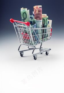 超市购物车与钞票高清素材图片