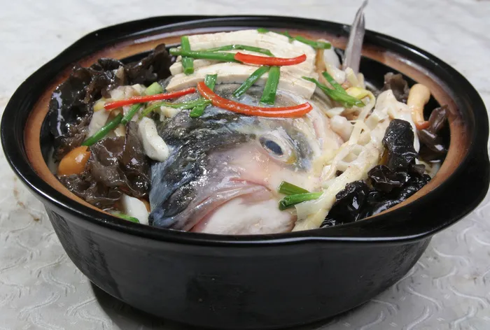 36山珍鱼头煲-张生粥记