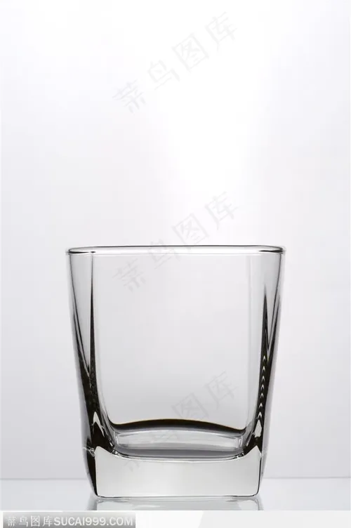 透明玻璃杯玻璃制品图片