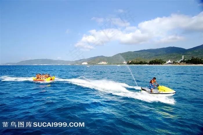 体育运动--大海里玩快艇图片