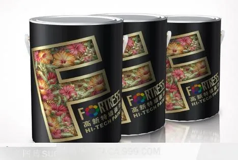 三个油漆桶特写