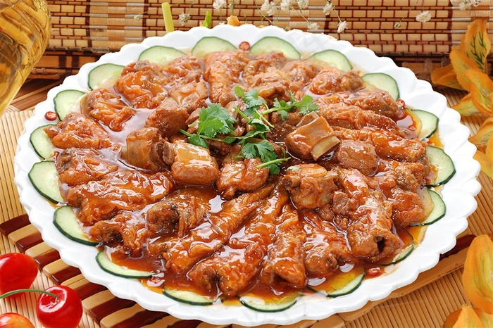 啤酒羊排焖黄花鱼美食素材