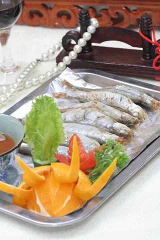 旋转 鱼露香烤多春鱼