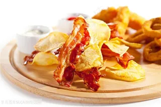 油炸培根土豆片高清图