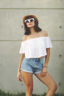 超短裤美女*图片