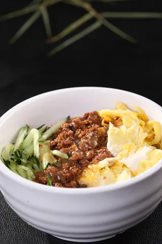 MD00575酸菜酱肉面