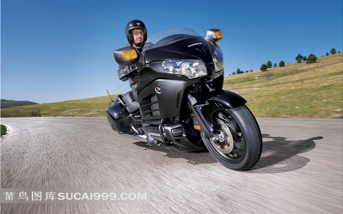 本田金翼F6B摩托车公路行驶素材