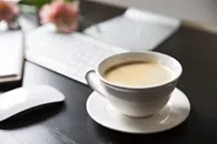 桌子上的美味咖啡大图