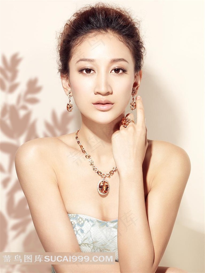 美女正面写真珠宝高清图片下载