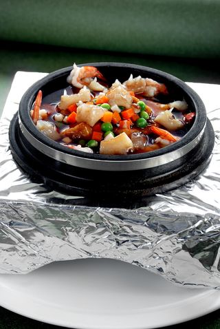 石锅煲类火锅川菜特色菜石锅海鲜烩豆腐