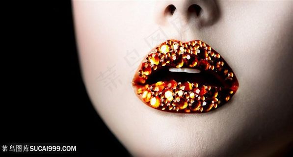 镶钻的红唇美女高清图