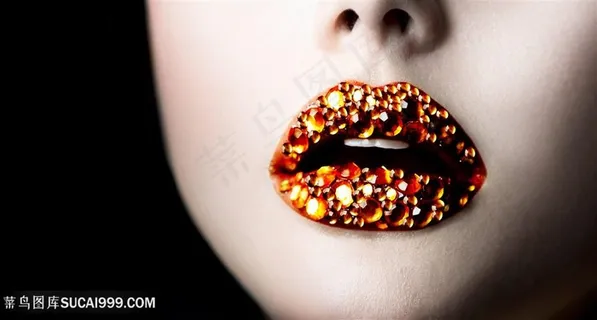 镶钻的红唇美女高清图