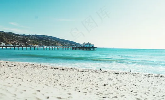 蓝色大海沙滩图片