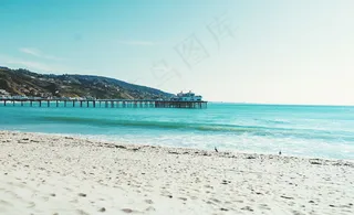 蓝色大海沙滩图片