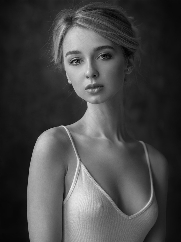黑白照片欧美美女肖像艺术写真图片