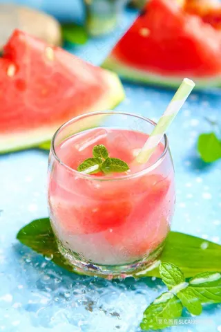 冰镇西瓜切块冷饮图片