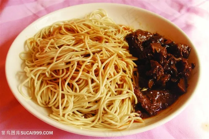 中华美食筋冷面实拍摄影图