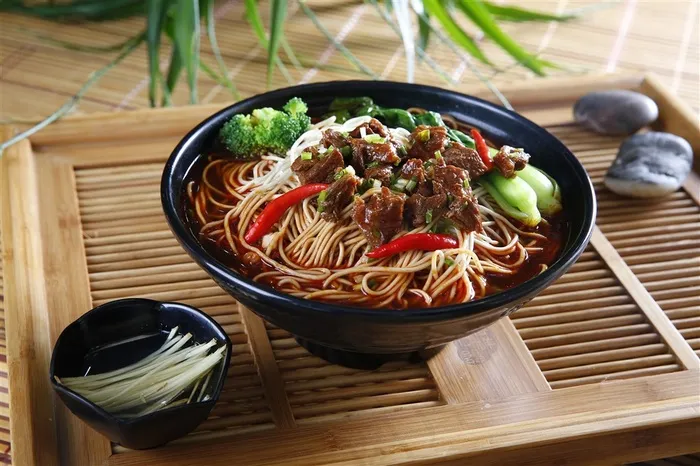 红烧牛肉面美食图片