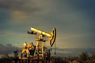 蓝天下的机械图