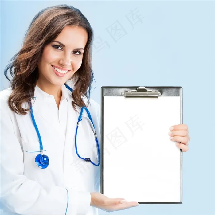 医疗护理系列之展示空白病历的女医生
