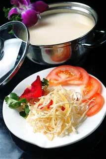 火锅麻辣烫锅底川菜汤锅-鲨鱼明骨汤锅