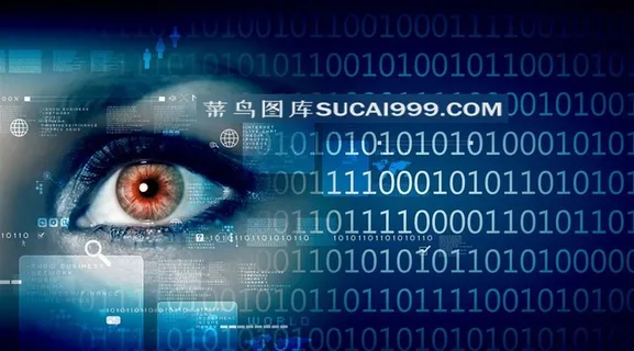 女性蓝色眼睛与科技元素