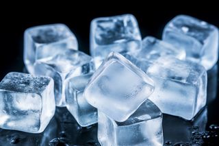 夏天夏季冰苞冰块 